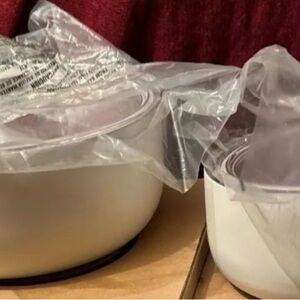 Pampered Chef Cream Mixing Bowls Set New